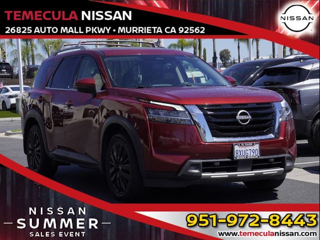 2022 Nissan Pathfinder SL