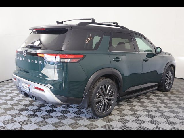 2022 Nissan Pathfinder SL