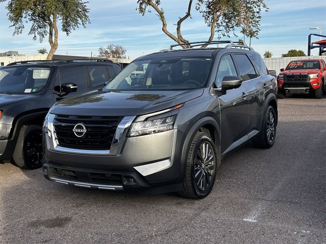 2022 Nissan Pathfinder SL