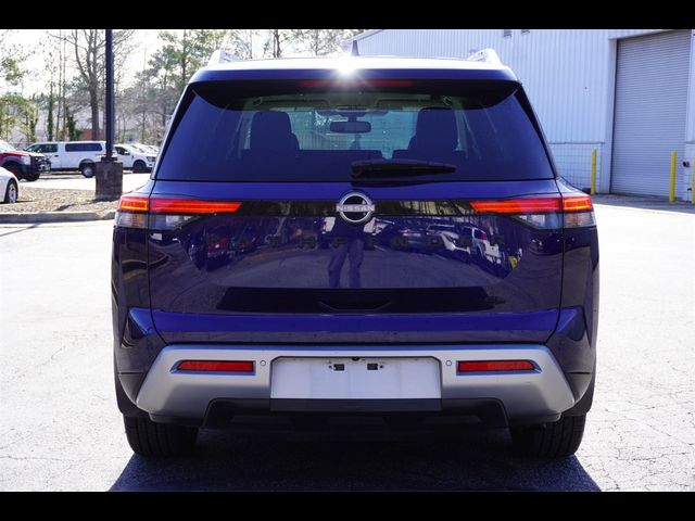 2022 Nissan Pathfinder SL