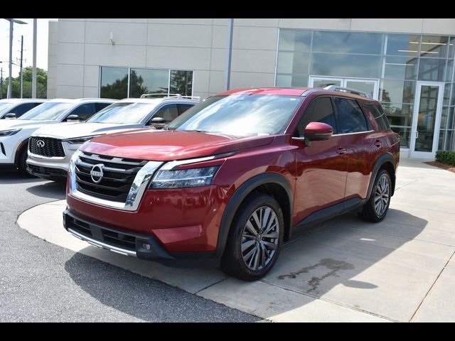 2022 Nissan Pathfinder SL