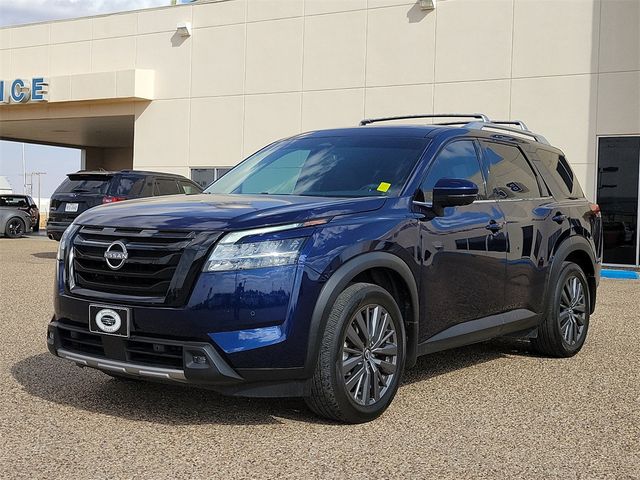 2022 Nissan Pathfinder SL