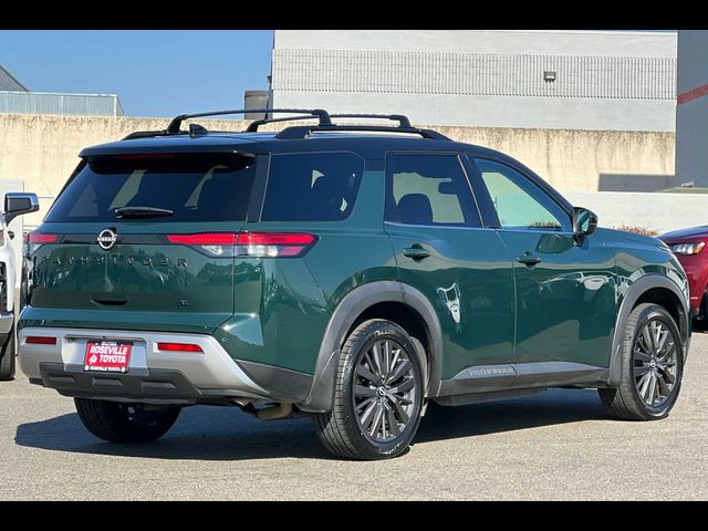 2022 Nissan Pathfinder SL