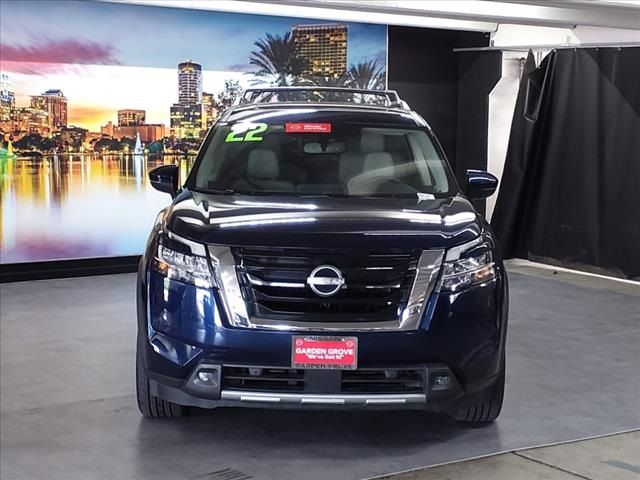 2022 Nissan Pathfinder SL