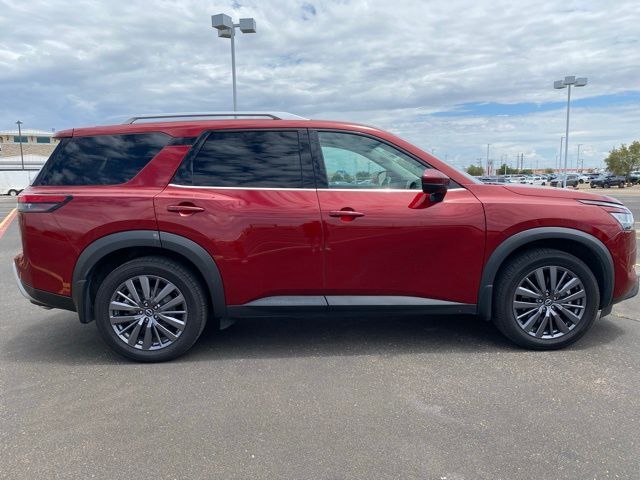 2022 Nissan Pathfinder SL