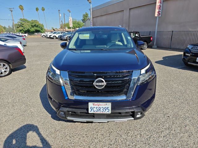 2022 Nissan Pathfinder SL