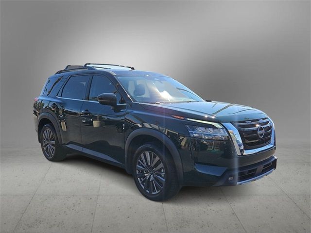 2022 Nissan Pathfinder SL