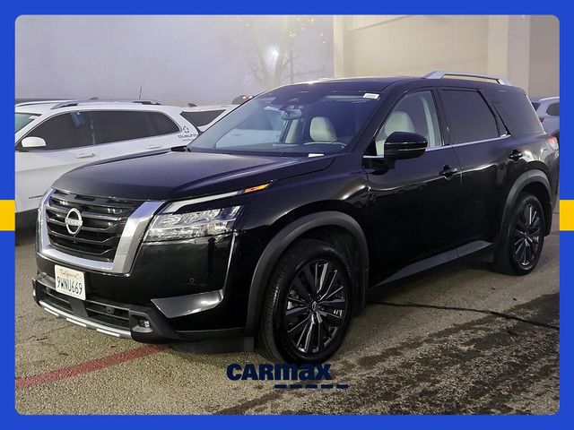 2022 Nissan Pathfinder SL