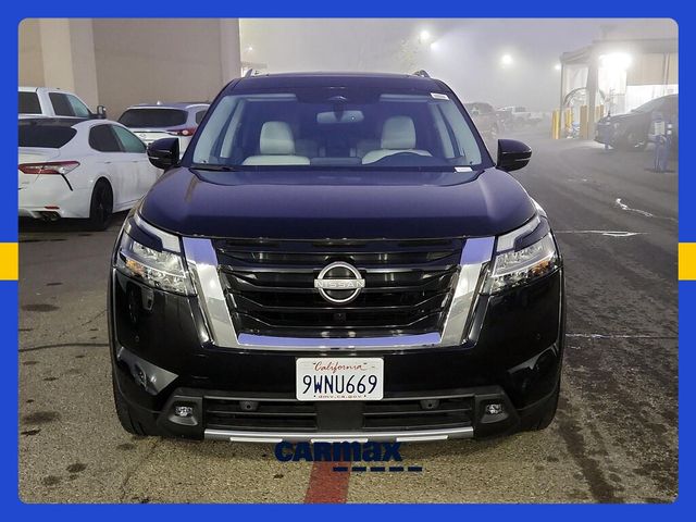 2022 Nissan Pathfinder SL