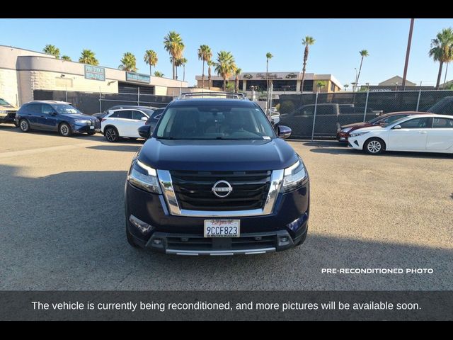 2022 Nissan Pathfinder SL