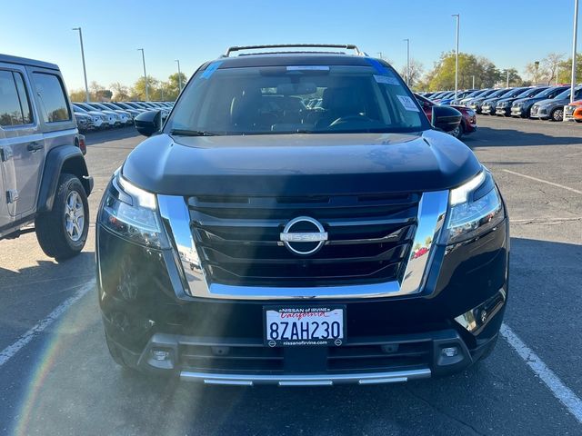 2022 Nissan Pathfinder SL