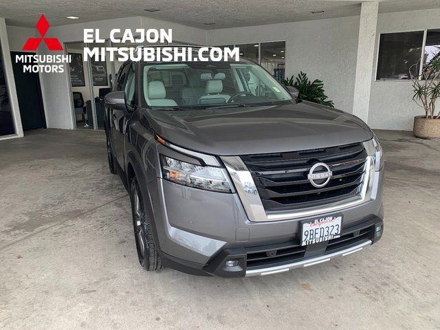 2022 Nissan Pathfinder SL