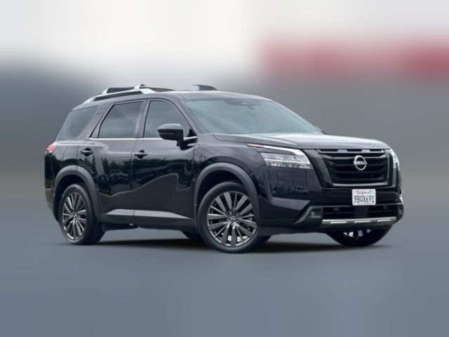 2022 Nissan Pathfinder SL