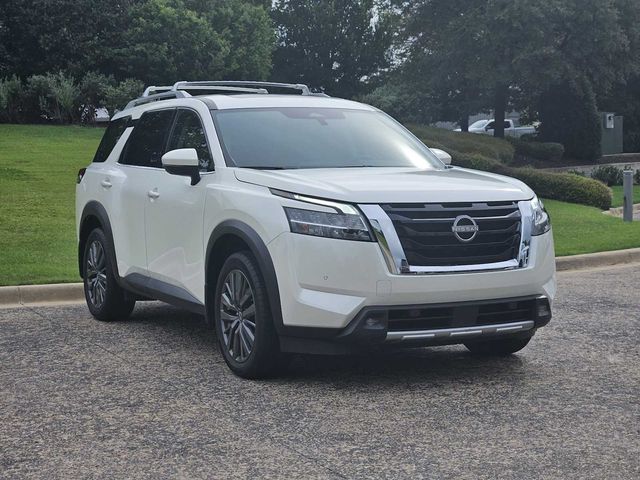2022 Nissan Pathfinder SL
