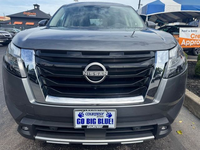 2022 Nissan Pathfinder SL