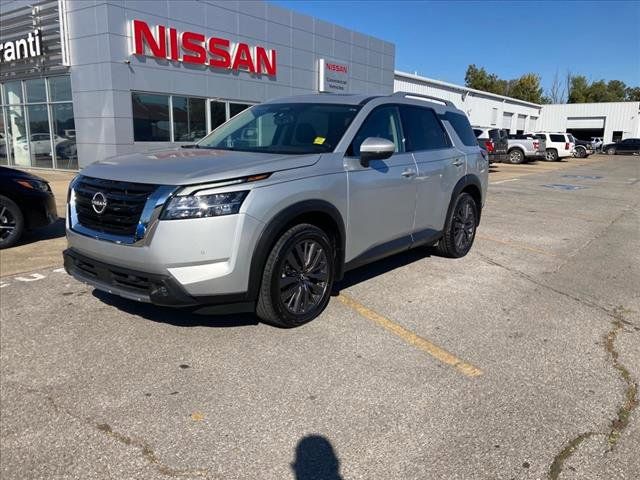 2022 Nissan Pathfinder SL