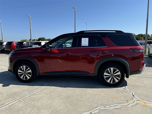 2022 Nissan Pathfinder SL