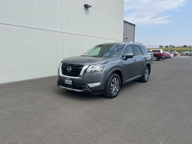 2022 Nissan Pathfinder SL