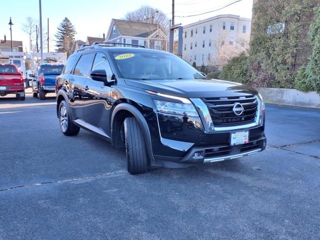 2022 Nissan Pathfinder SL