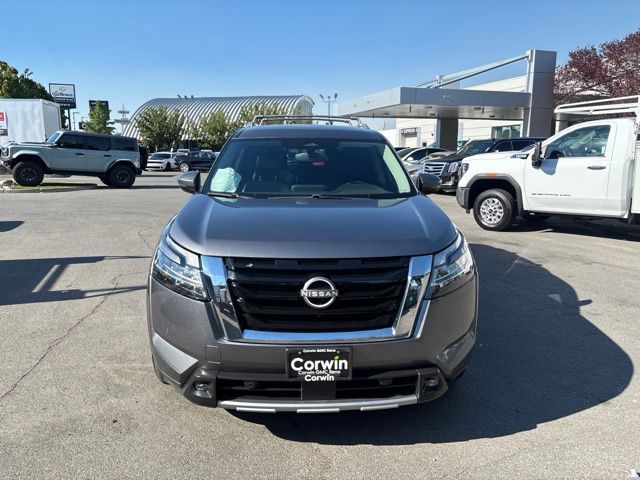 2022 Nissan Pathfinder SL