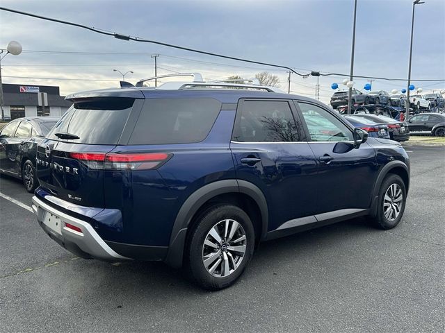 2022 Nissan Pathfinder SL