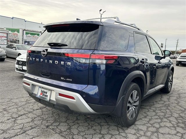 2022 Nissan Pathfinder SL
