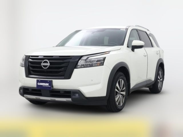 2022 Nissan Pathfinder SL