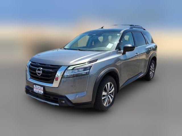 2022 Nissan Pathfinder SL