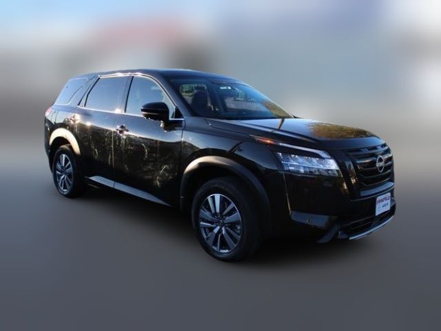 2022 Nissan Pathfinder SL