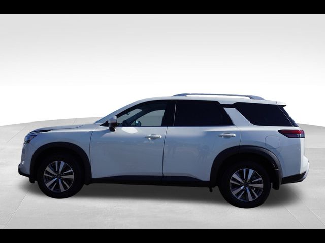 2022 Nissan Pathfinder SL