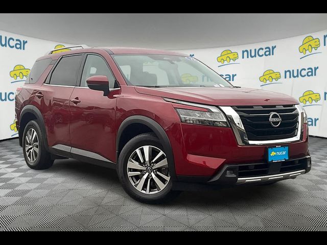 2022 Nissan Pathfinder SL