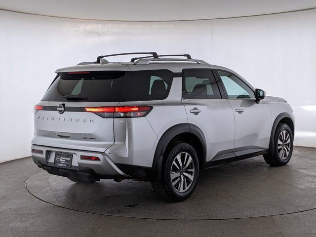 2022 Nissan Pathfinder SL