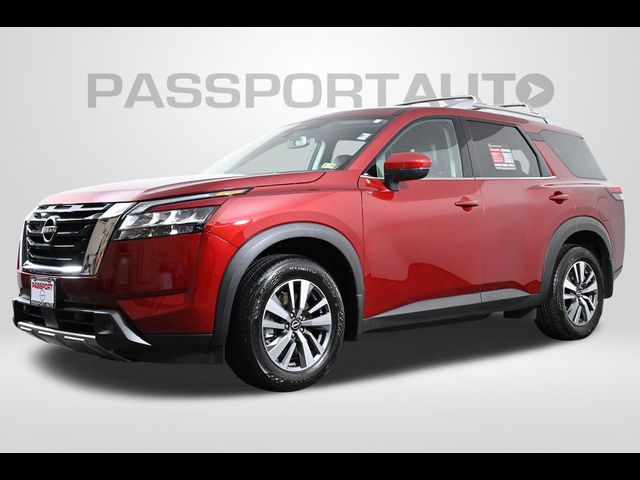 2022 Nissan Pathfinder SL