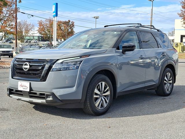 2022 Nissan Pathfinder SL