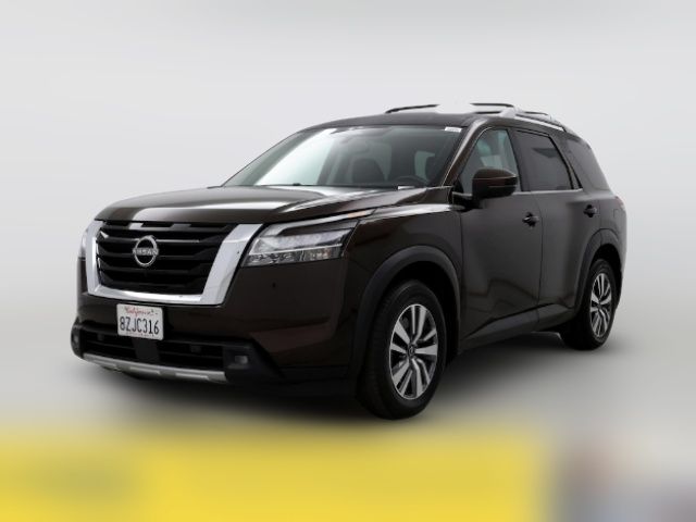 2022 Nissan Pathfinder SL