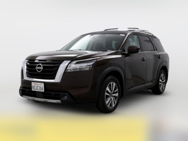 2022 Nissan Pathfinder SL