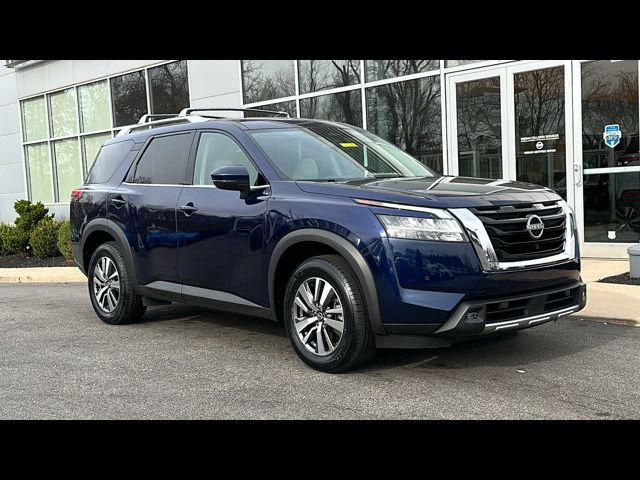 2022 Nissan Pathfinder SL