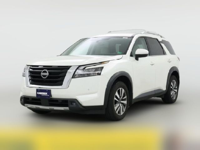 2022 Nissan Pathfinder SL