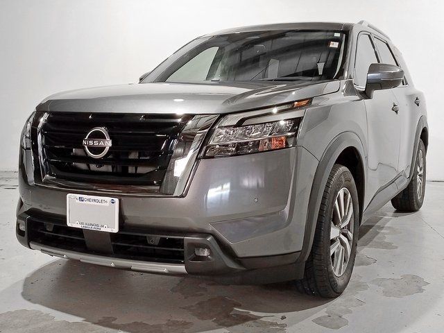 2022 Nissan Pathfinder SL