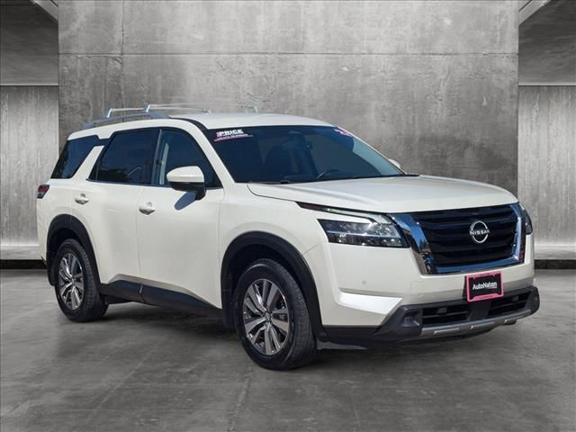 2022 Nissan Pathfinder SL