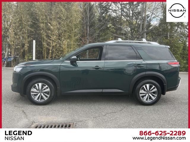 2022 Nissan Pathfinder SL