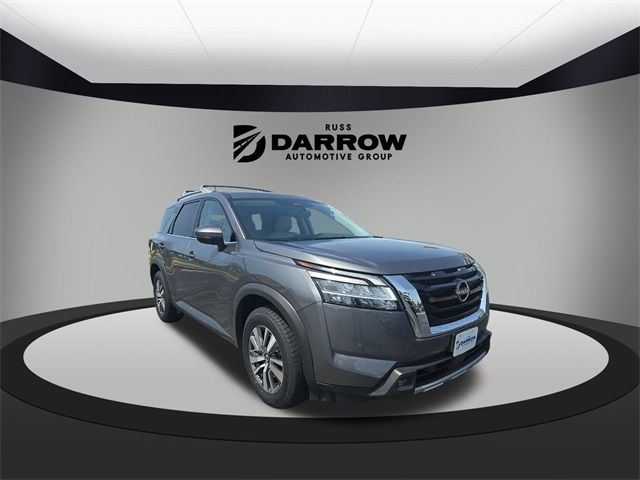 2022 Nissan Pathfinder SL