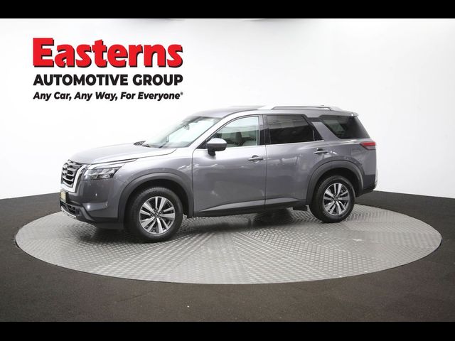 2022 Nissan Pathfinder SL