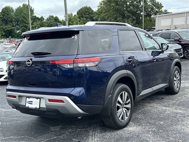 2022 Nissan Pathfinder SL