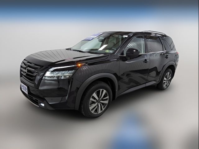 2022 Nissan Pathfinder SL