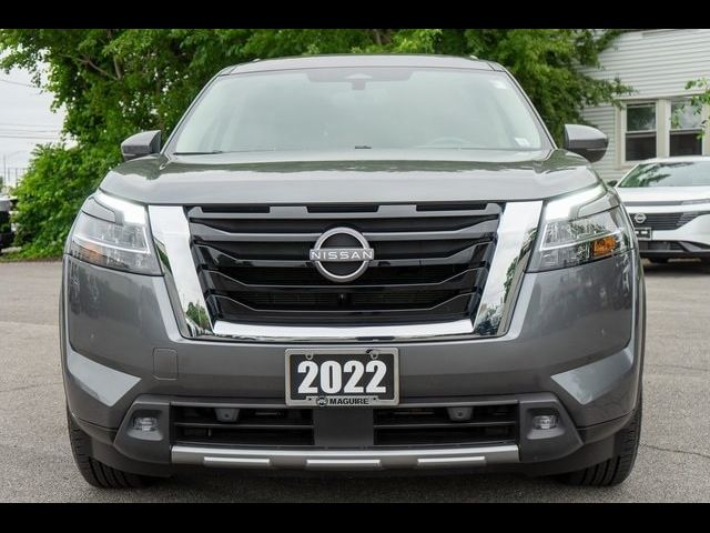 2022 Nissan Pathfinder SL