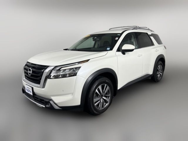 2022 Nissan Pathfinder SL