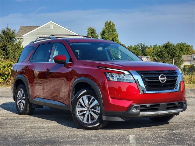 2022 Nissan Pathfinder SL