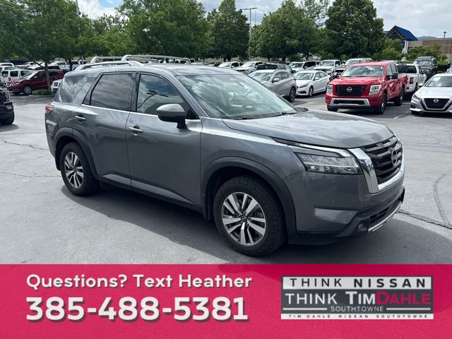 2022 Nissan Pathfinder SL