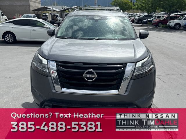 2022 Nissan Pathfinder SL